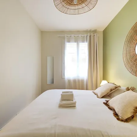 Hyper Centre - 6v - 2 - Wifi Tours