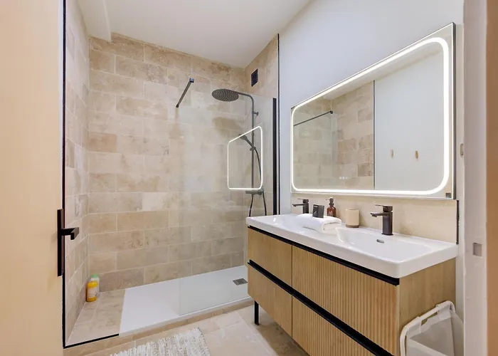 Апартаменты Hyper Centre - 6v - 2 - Wifi